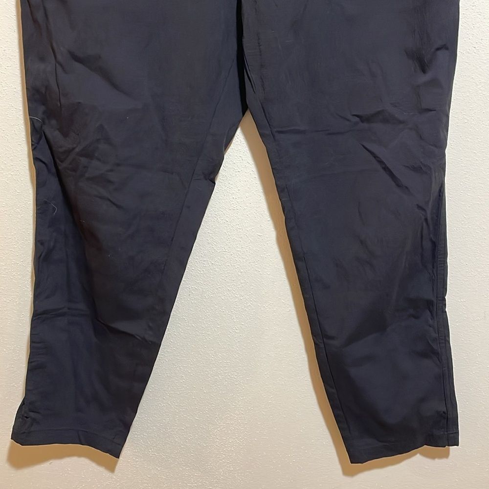 Athleta Trekkie Paper Bag Pants Black Pull On Nylon Hiking Size 6 405927 - Picture 7 of 13